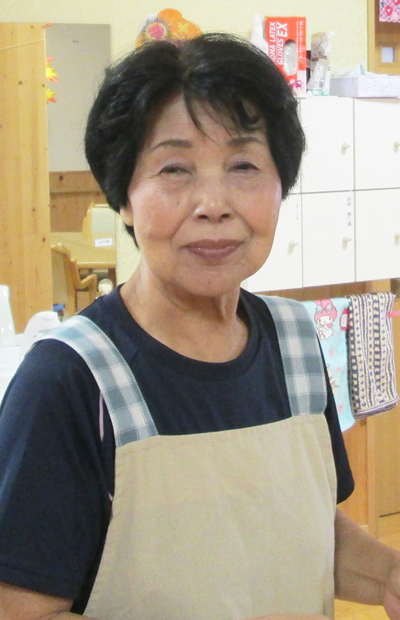 田辺 朗子　介護職員